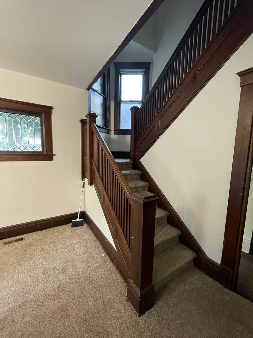 Apartment for rent at 412 Ewilliam St, Ann Arbor, MI 48104