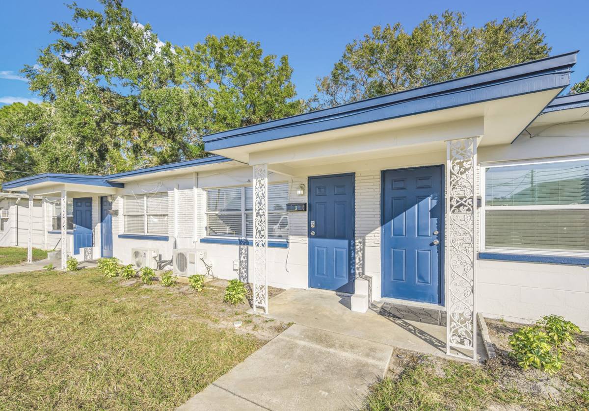 Apartment for rent at 1048 S Clearview Ave, Tampa, FL 33629