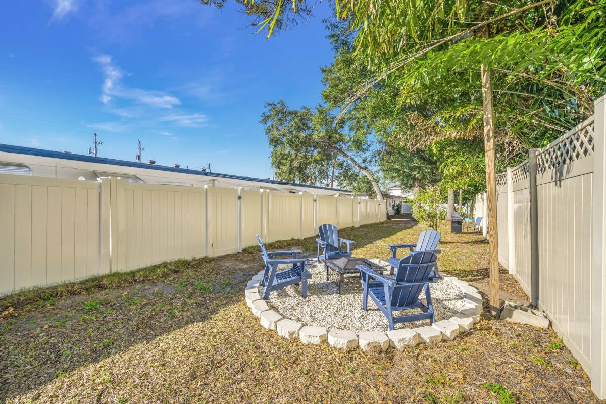 Apartment for rent at 1048 S Clearview Ave, Tampa, FL 33629