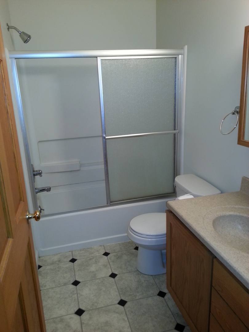 Apartment for rent at 224 1 2 S Linn, Iowa City, IA 52240