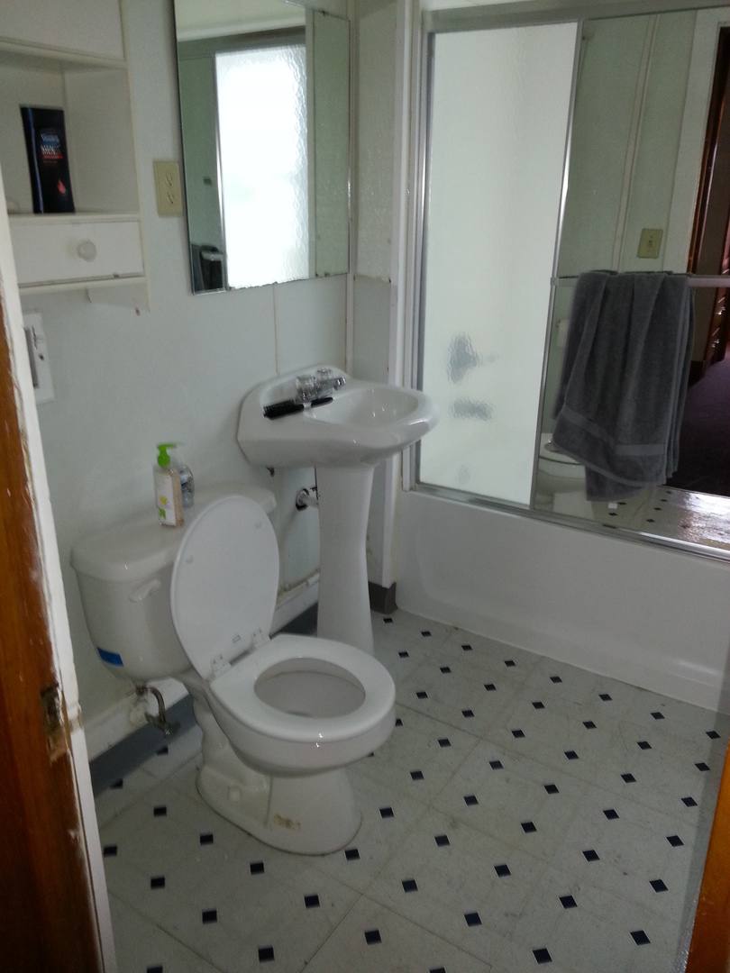 Apartment for rent at 224 1 2 S Linn, Iowa City, IA 52240