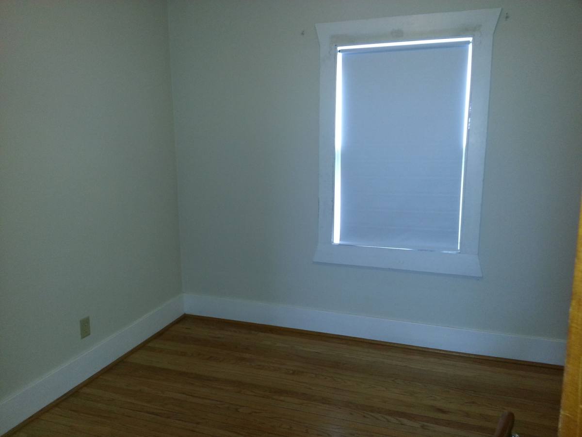 Apartment for rent at 224 1 2 S Linn, Iowa City, IA 52240