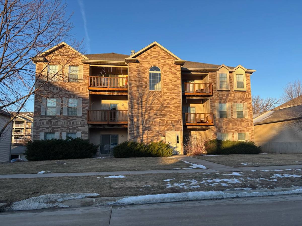 Apartment for rent at 2886 Coral Court, Coralville, IA 52241