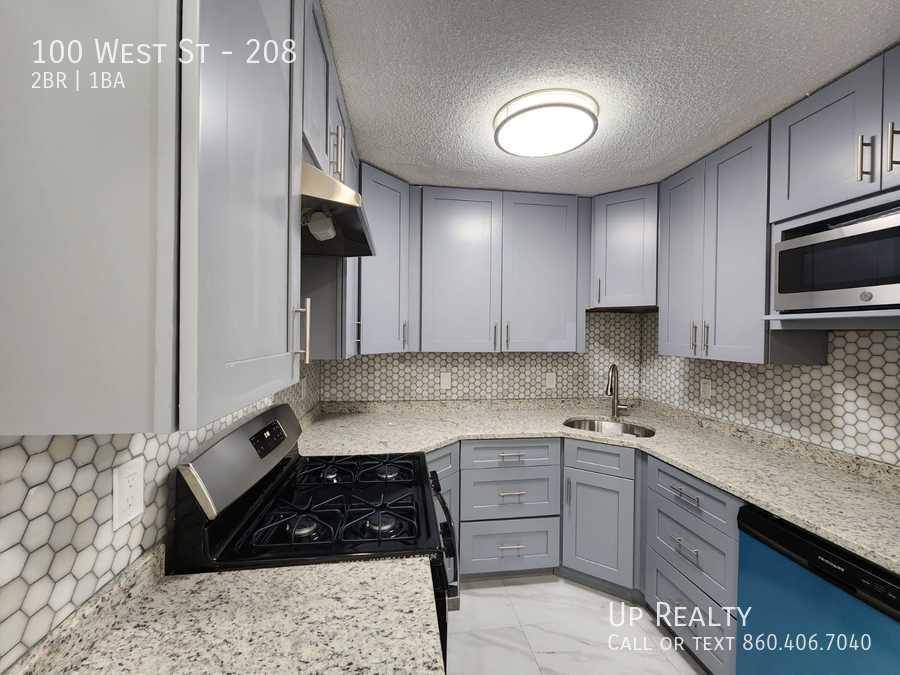 Townhouse for rent at 100 W St #208, Vernon Rockville, CT 06066