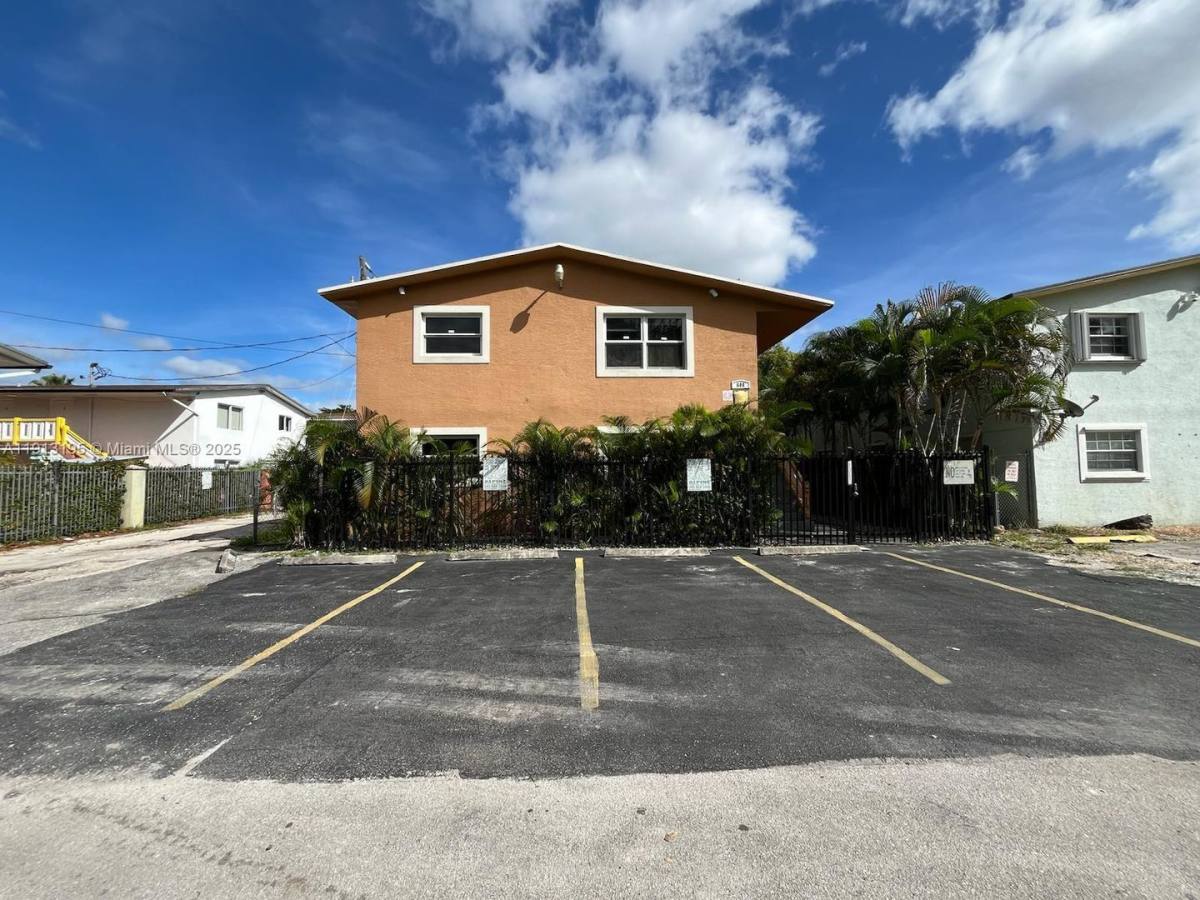 House for rent at 608 SW 16th Ave 1-4, Fort Lauderdale, FL 33312