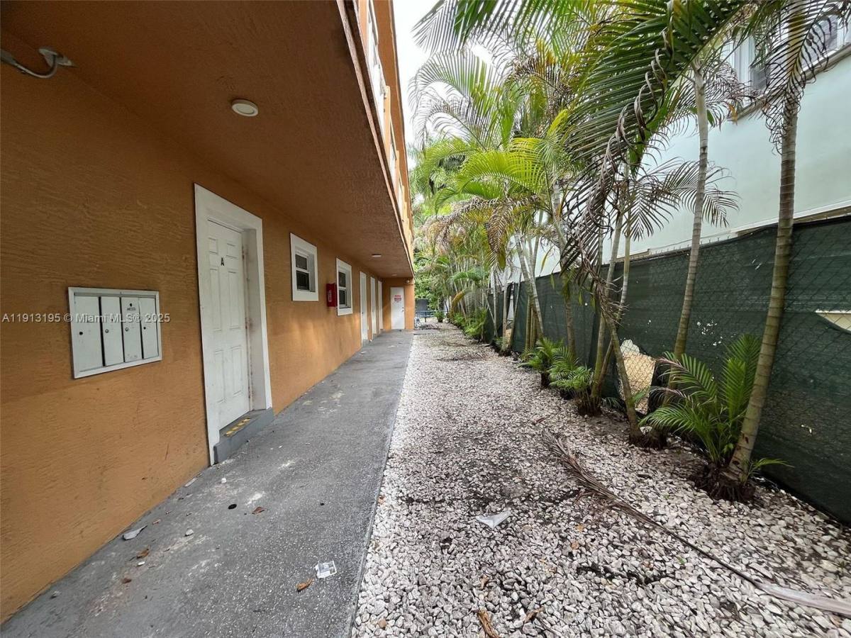 House for rent at 608 SW 16th Ave 1-4, Fort Lauderdale, FL 33312