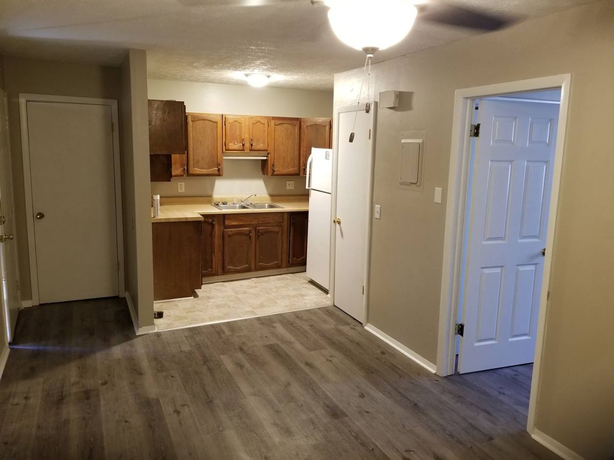 Apartment for rent at 1124 9th Ave, Huntington, WV 25701