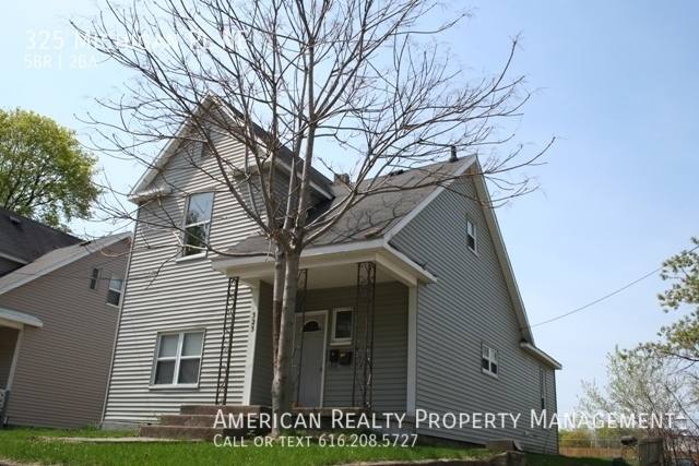 House for rent at 325 Michigan Place NE, Grand Rapids, MI 49503