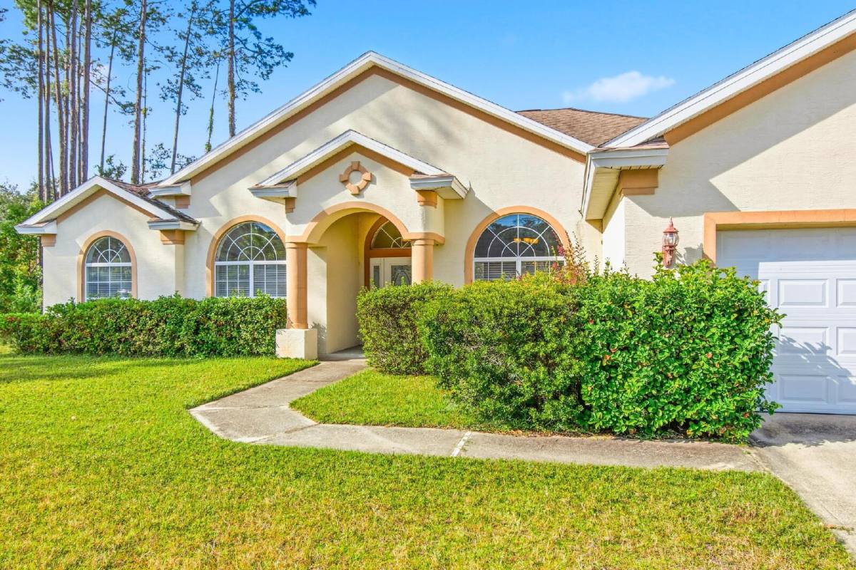 House for rent at 29 E Diamond Dr, Palm Coast, FL 32164