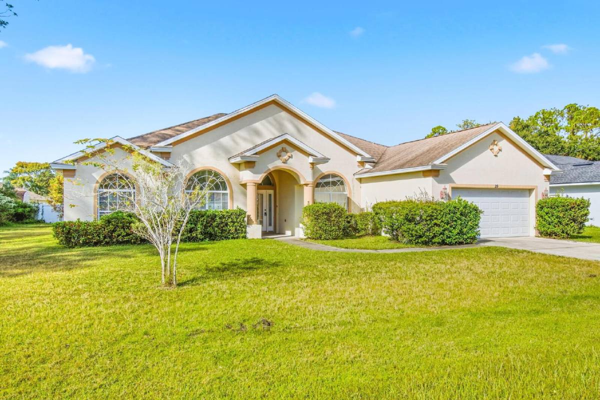 House for rent at 29 E Diamond Dr, Palm Coast, FL 32164