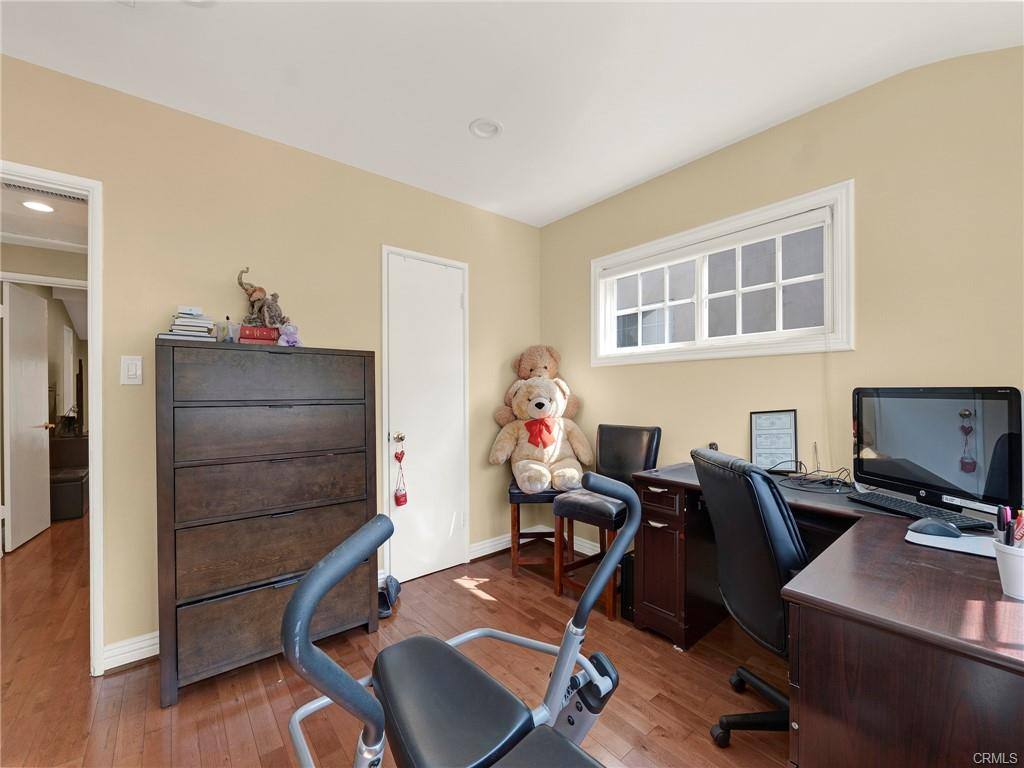 House for rent at 5310 Nestle Ave, Tarzana, CA 91356