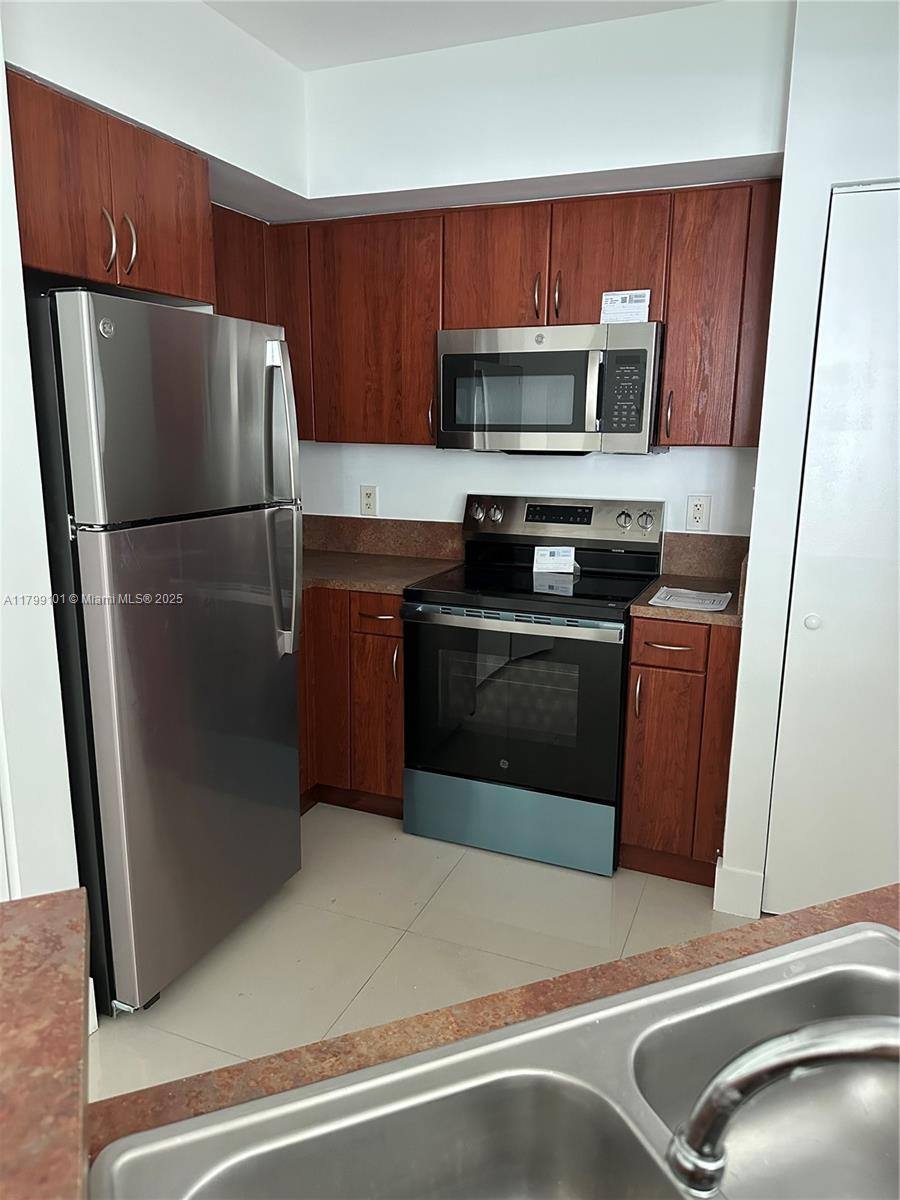 Apartment for rent at 9201 Collins Ave #524, Miami Beach, FL 33154