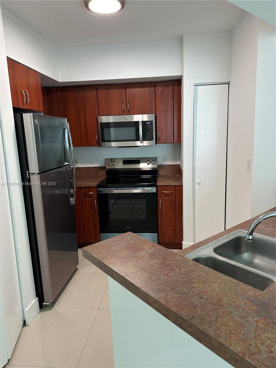 Apartment for rent at 9201 Collins Ave #524, Miami Beach, FL 33154