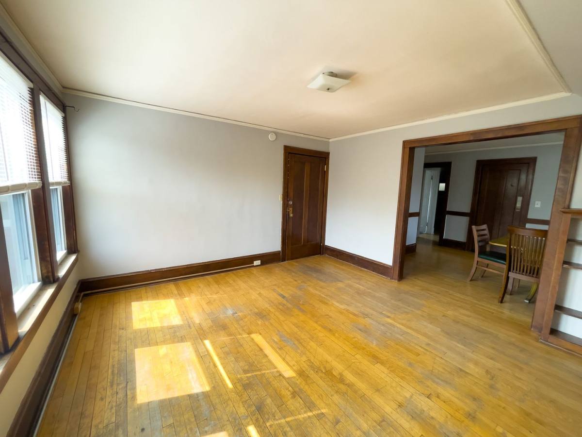 Apartment for rent at 509 6th St SE, Minneapolis, MN 55414