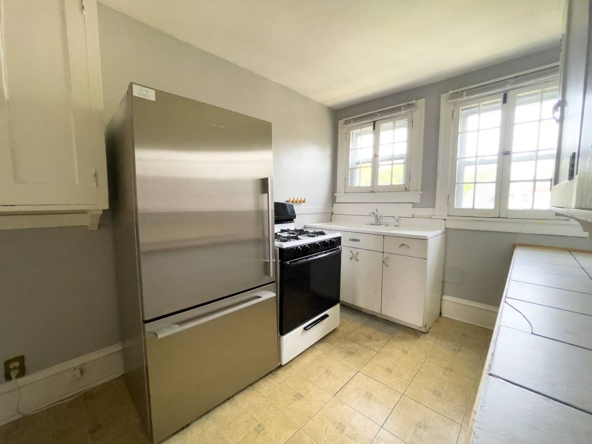 Apartment for rent at 509 6th St SE, Minneapolis, MN 55414