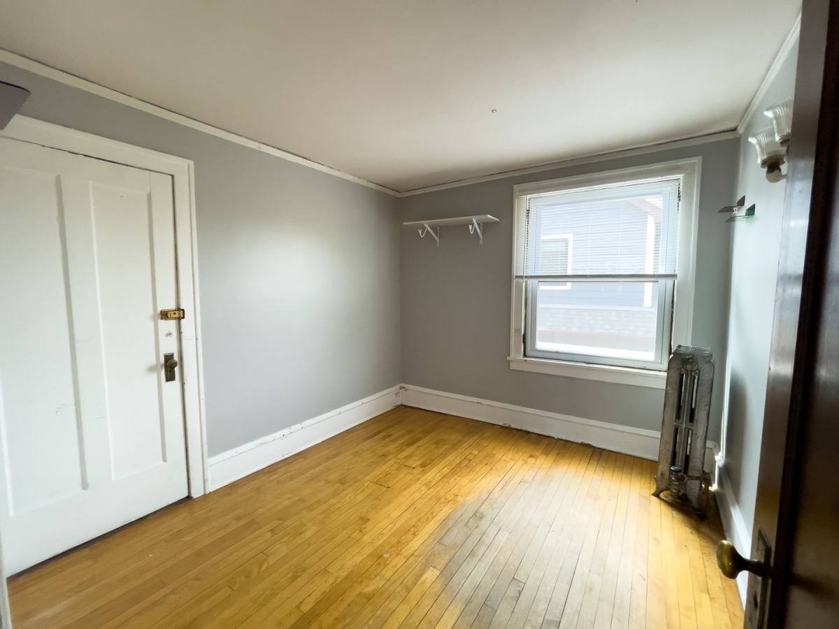 Apartment for rent at 509 6th St SE, Minneapolis, MN 55414