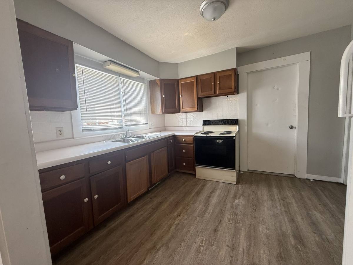 House for rent at 114 E 9th St, Muncie, IN 47302