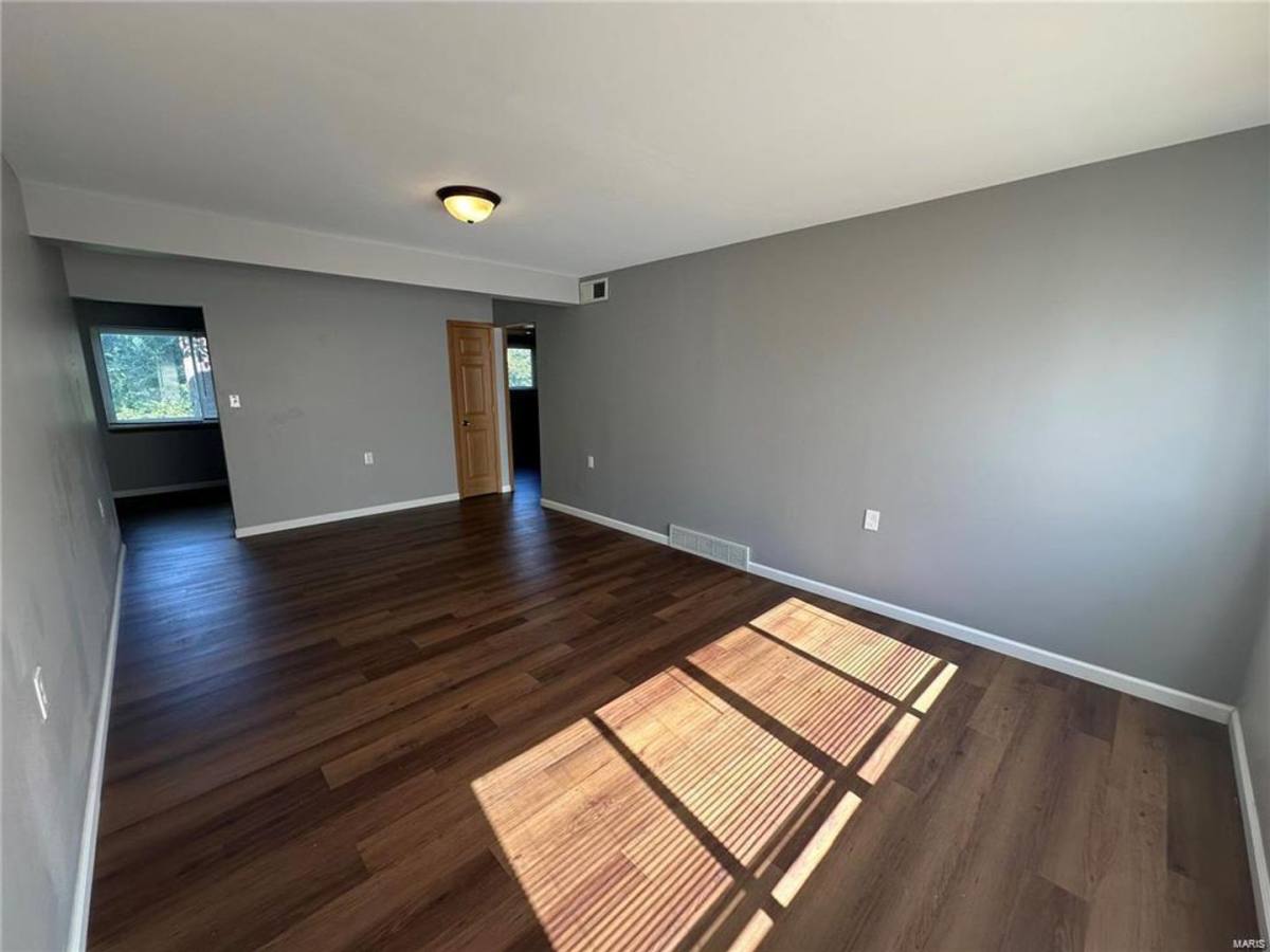 Apartment for rent at 14 Bruce, Florissant, MO 63031
