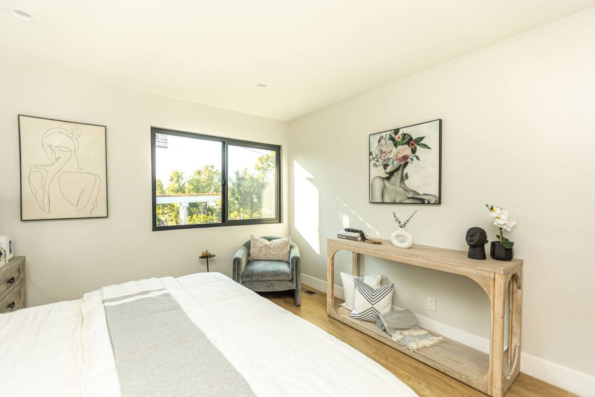 House for rent at 319 Heliotrope Ave, Corona Del Mar, CA 92625