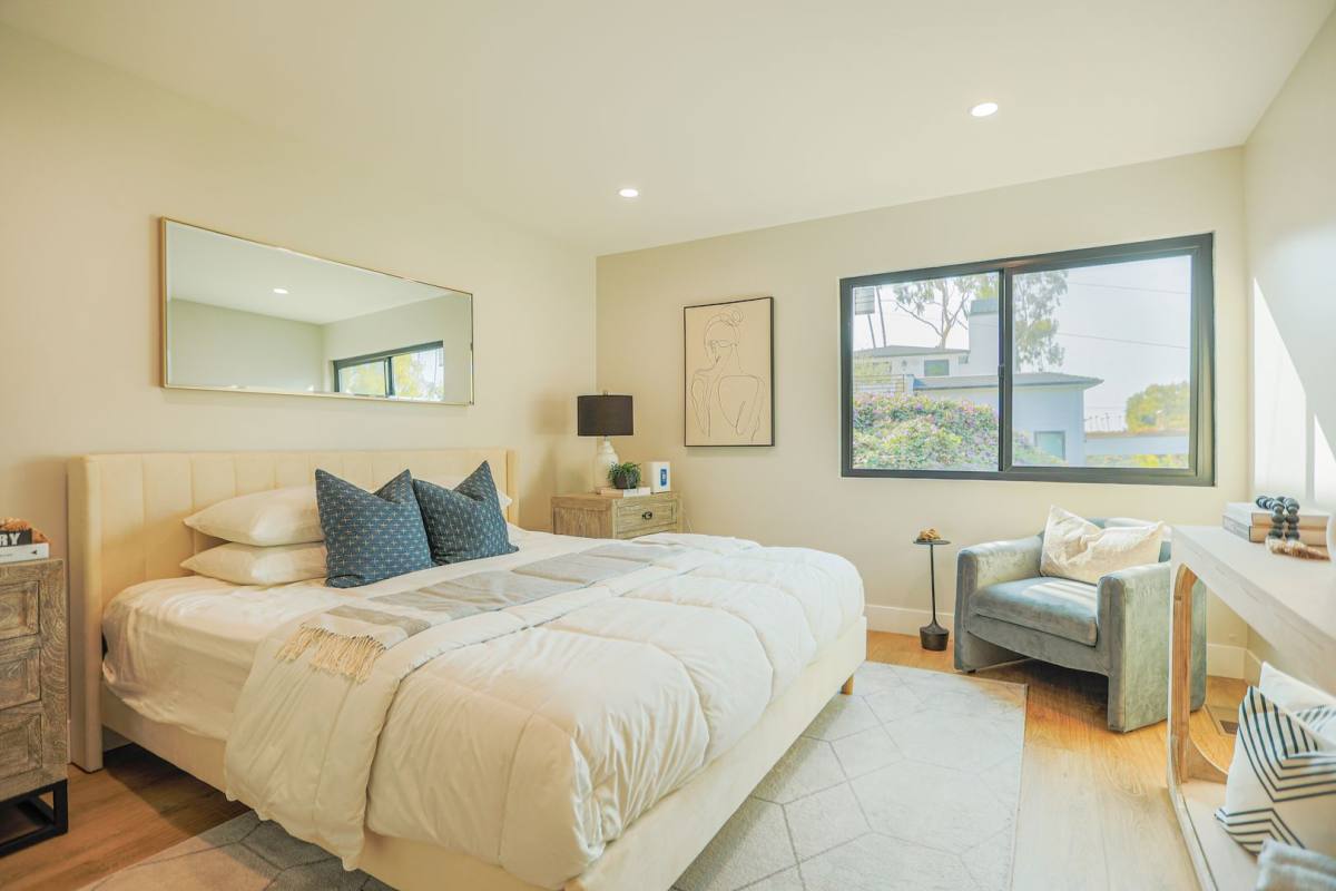 House for rent at 319 Heliotrope Ave, Corona Del Mar, CA 92625