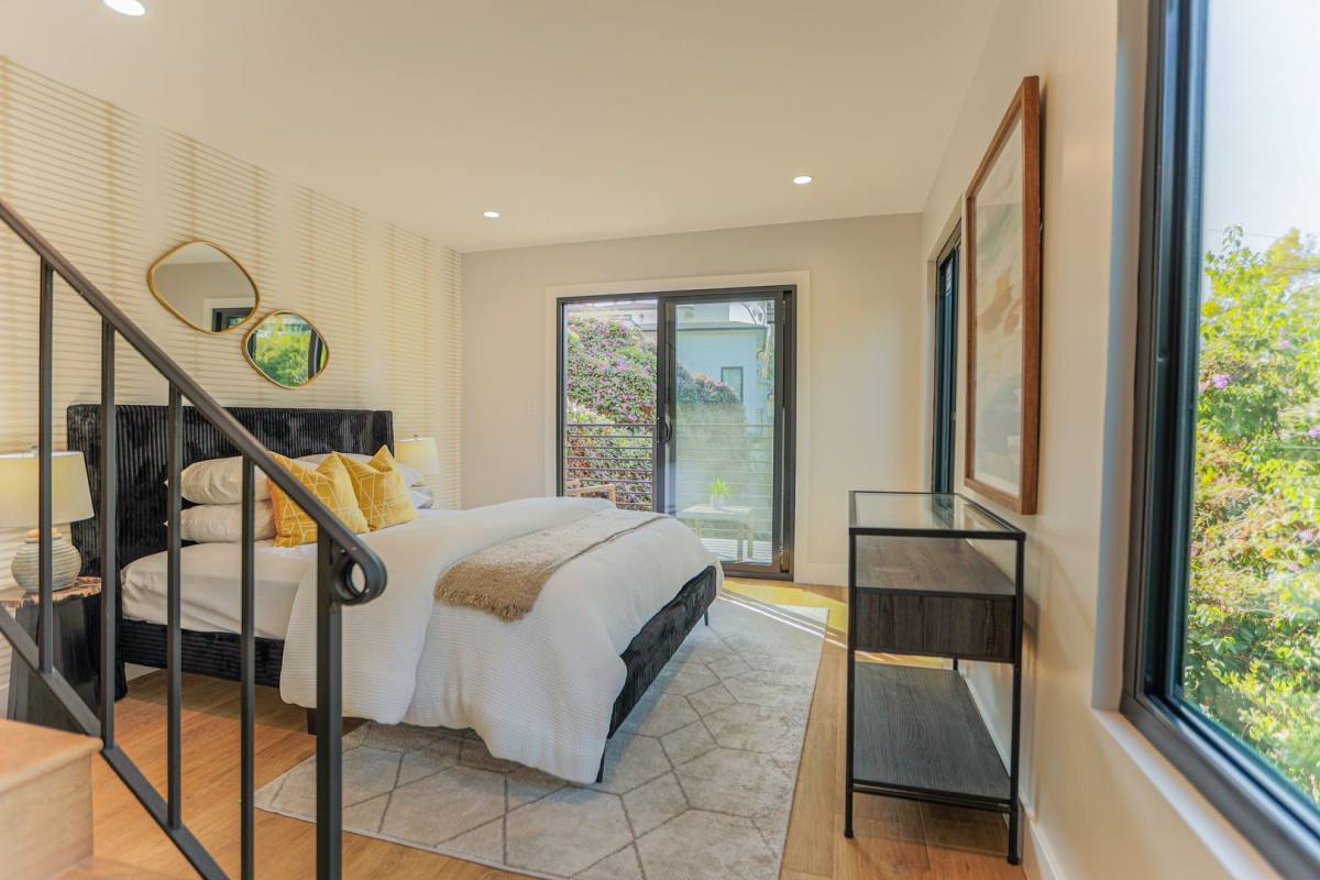 House for rent at 319 Heliotrope Ave, Corona Del Mar, CA 92625