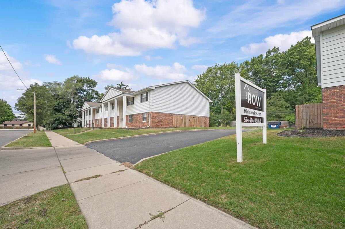 Apartment for rent at 1251 Kinyon St, South Bend, IN 46616