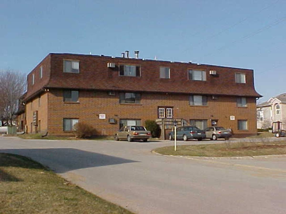 Apartment for rent at 411 Peterson St, Iowa City, IA 52245