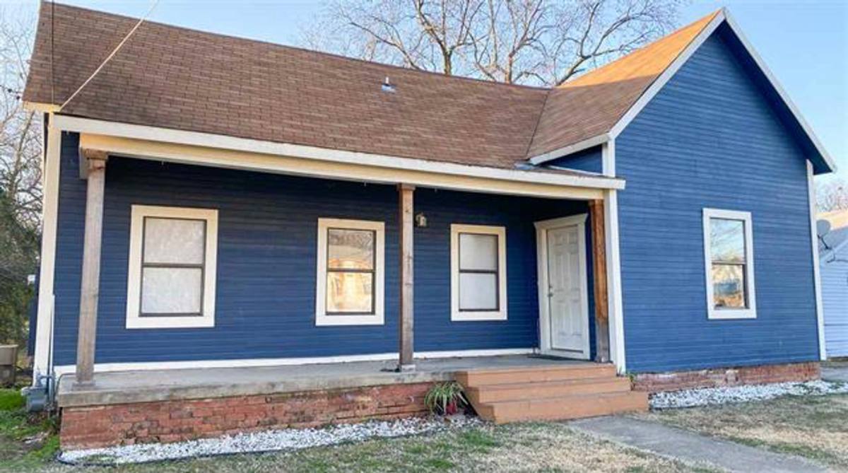House for rent at 109 E St NE, Ardmore, OK 73401