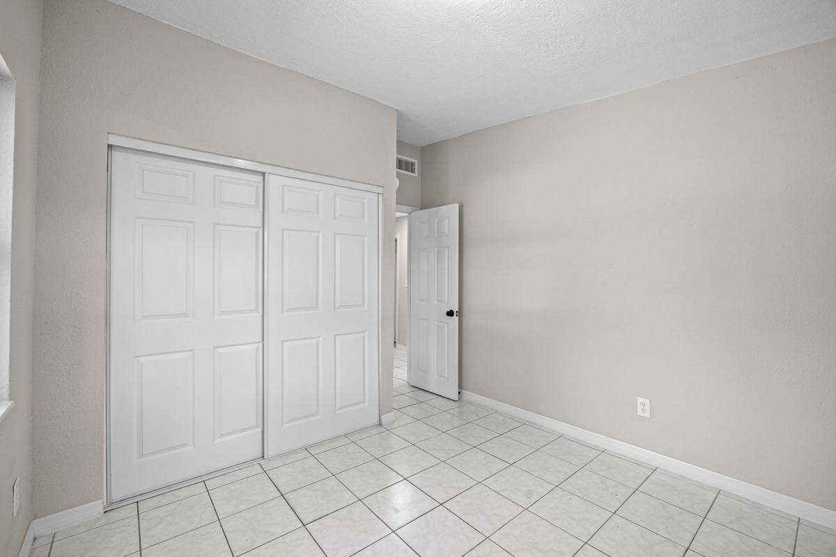 House for rent at 818 28th St Circle E, Bradenton, FL 34208