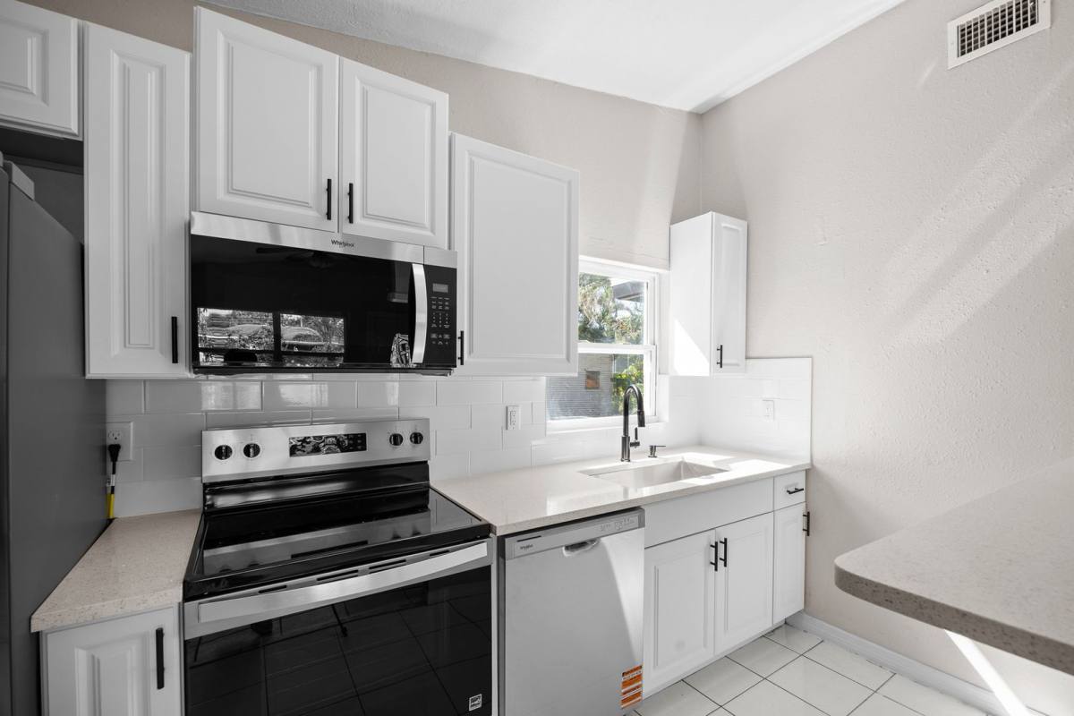 House for rent at 818 28th St Circle E, Bradenton, FL 34208