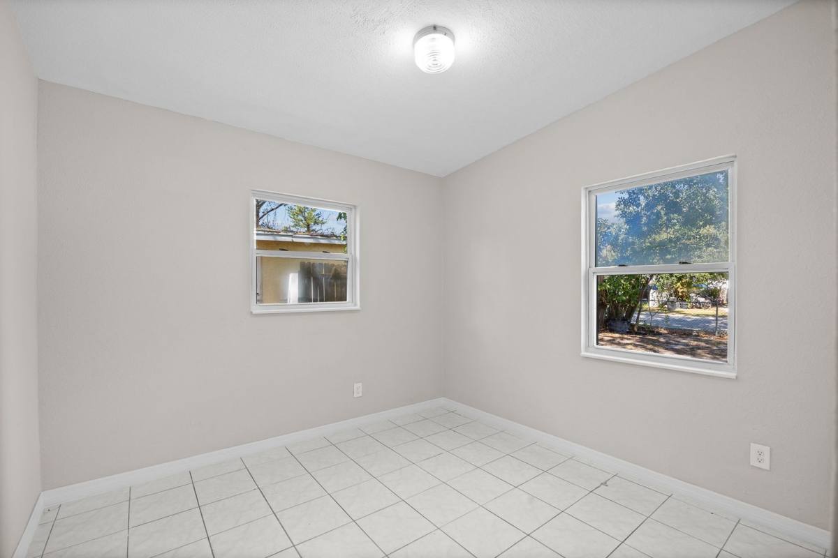 House for rent at 818 28th St Circle E, Bradenton, FL 34208
