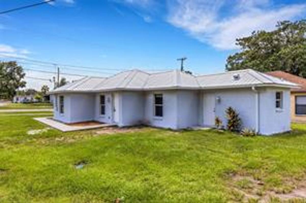 House for rent at 3100 W Reynolds St, Plant City, FL 33566
