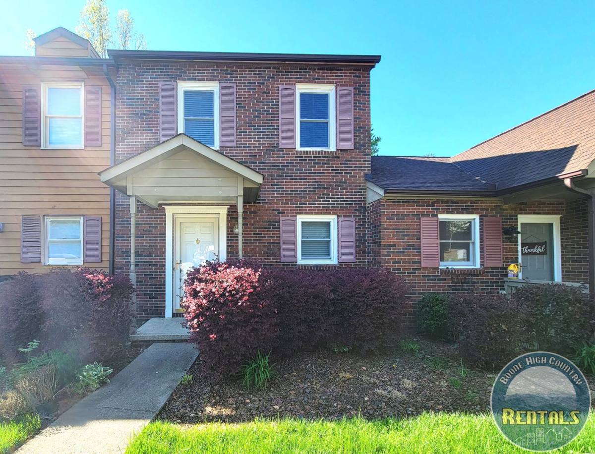 Townhouse for rent at 1254 Camelot Court NE, Lenoir, NC 28645