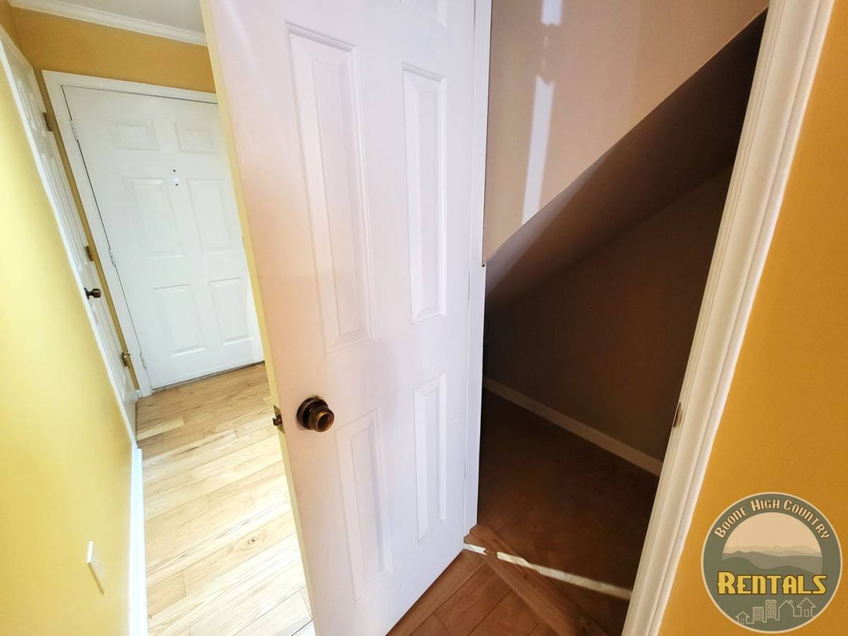 Townhouse for rent at 1254 Camelot Court NE, Lenoir, NC 28645