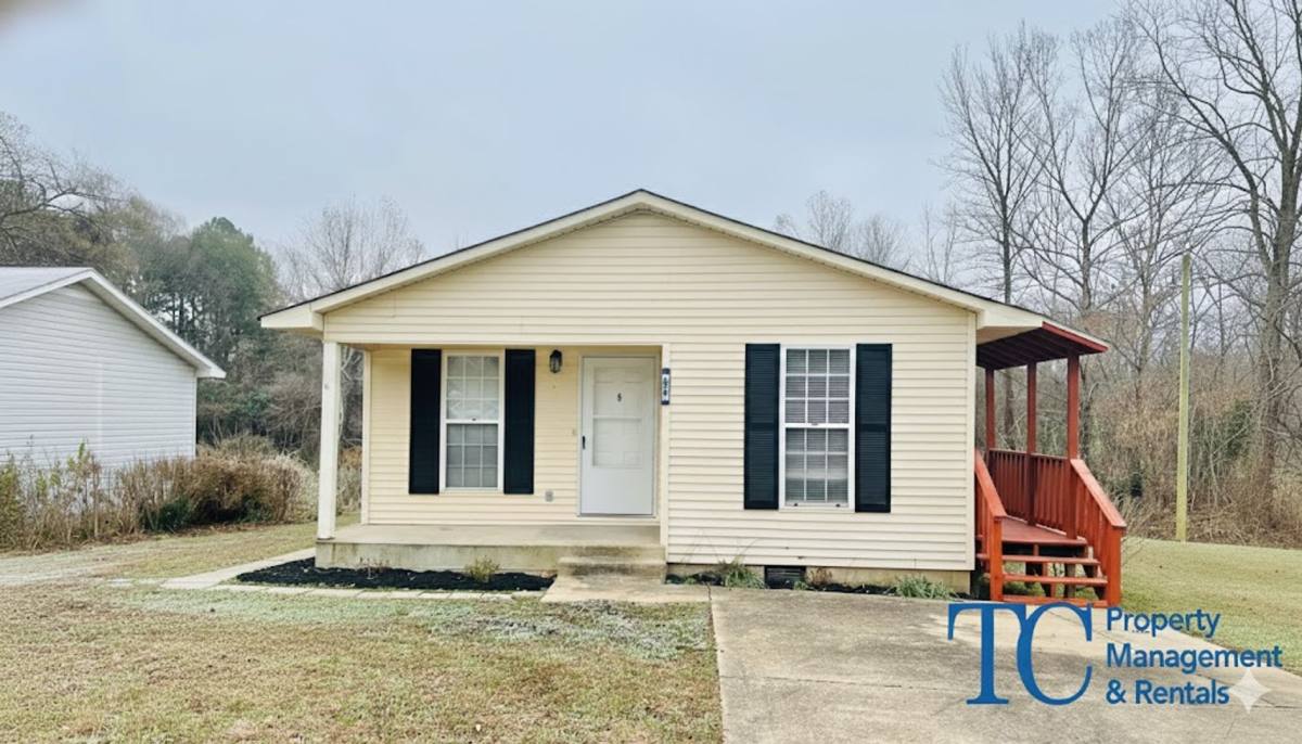 House for rent at 300 Lincoln St, Jackson, TN 38301