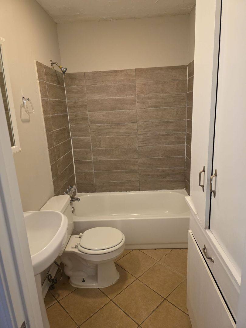 House for rent at 1811 W College St, Sherman, TX 75092