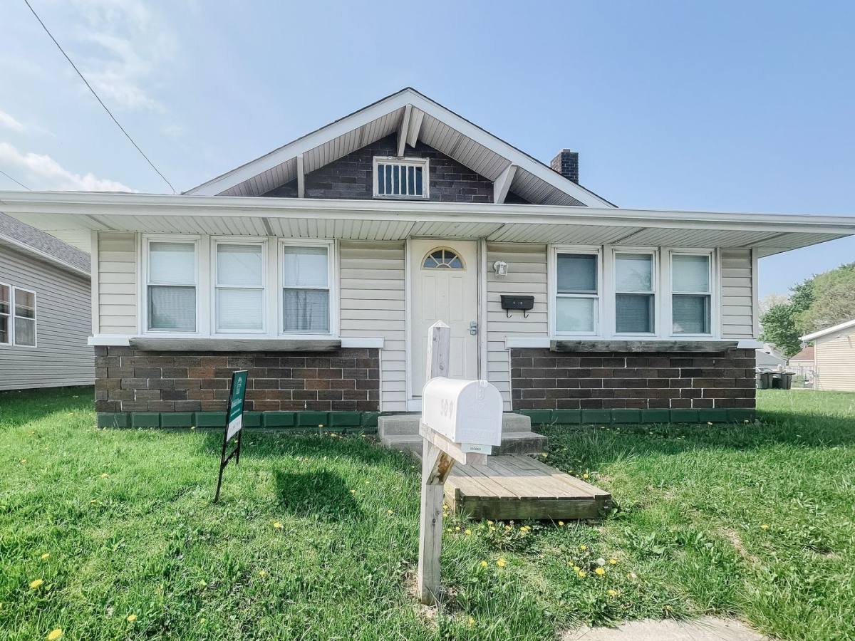House for rent at 509 W 8th St, Muncie, IN 47302