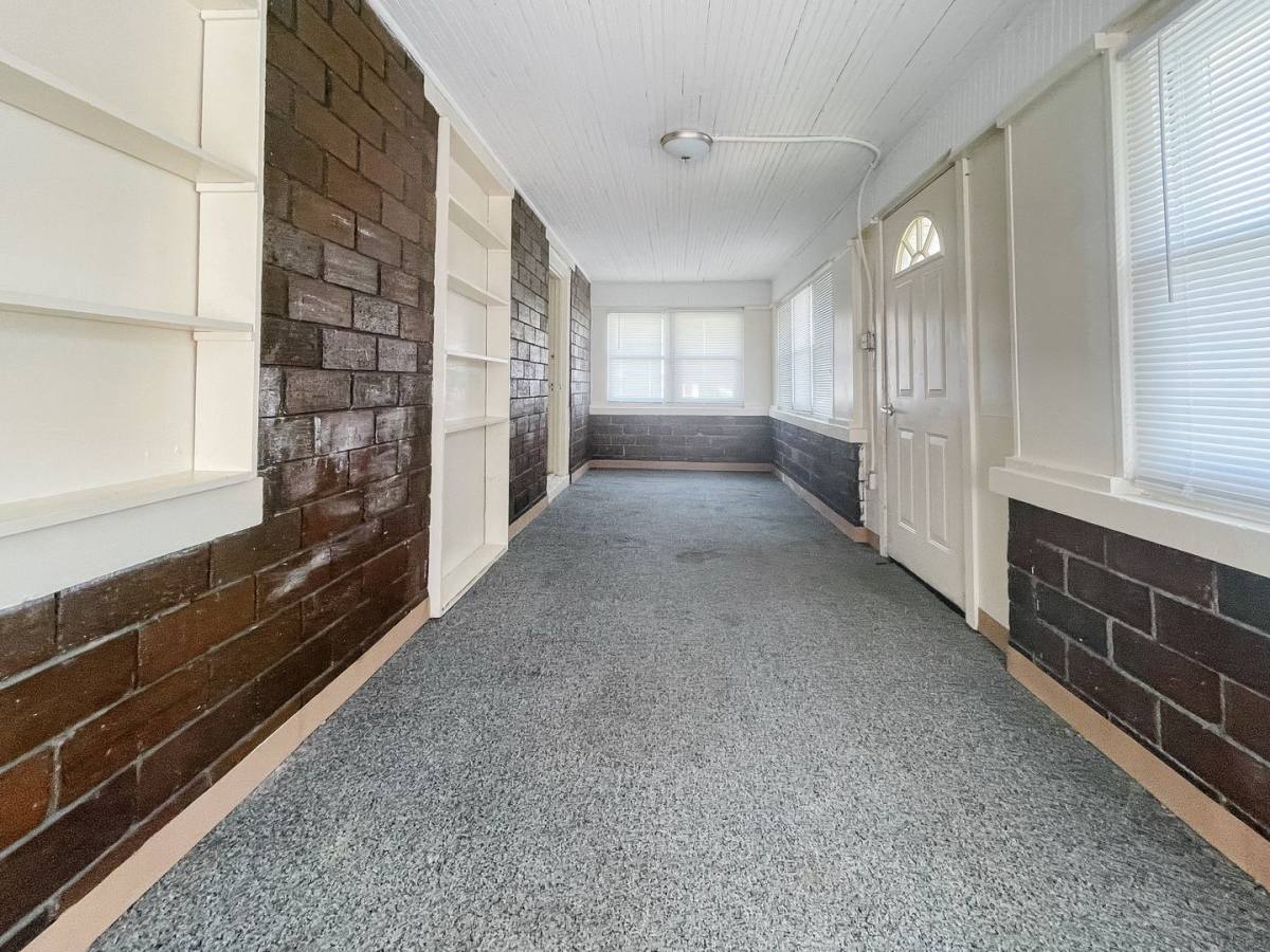 House for rent at 509 W 8th St, Muncie, IN 47302