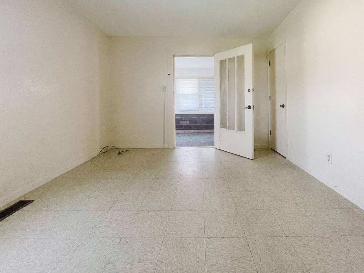 House for rent at 509 W 8th St, Muncie, IN 47302