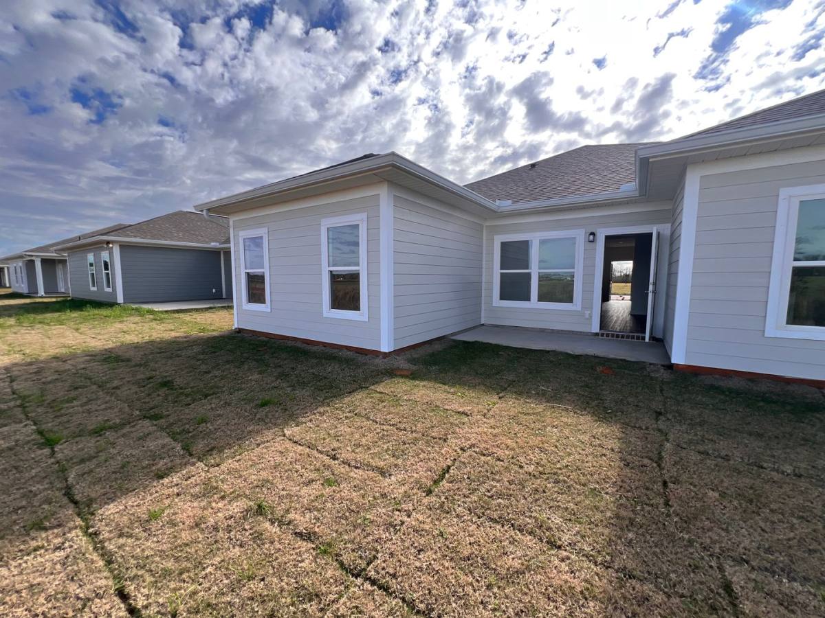 House for rent at 21509 Tawny Loop, Robertsdale, AL 36567