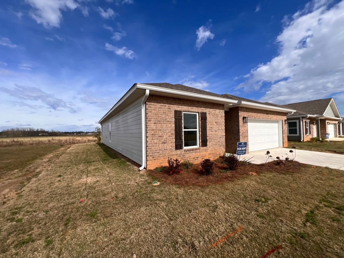 House for rent at 21509 Tawny Loop, Robertsdale, AL 36567