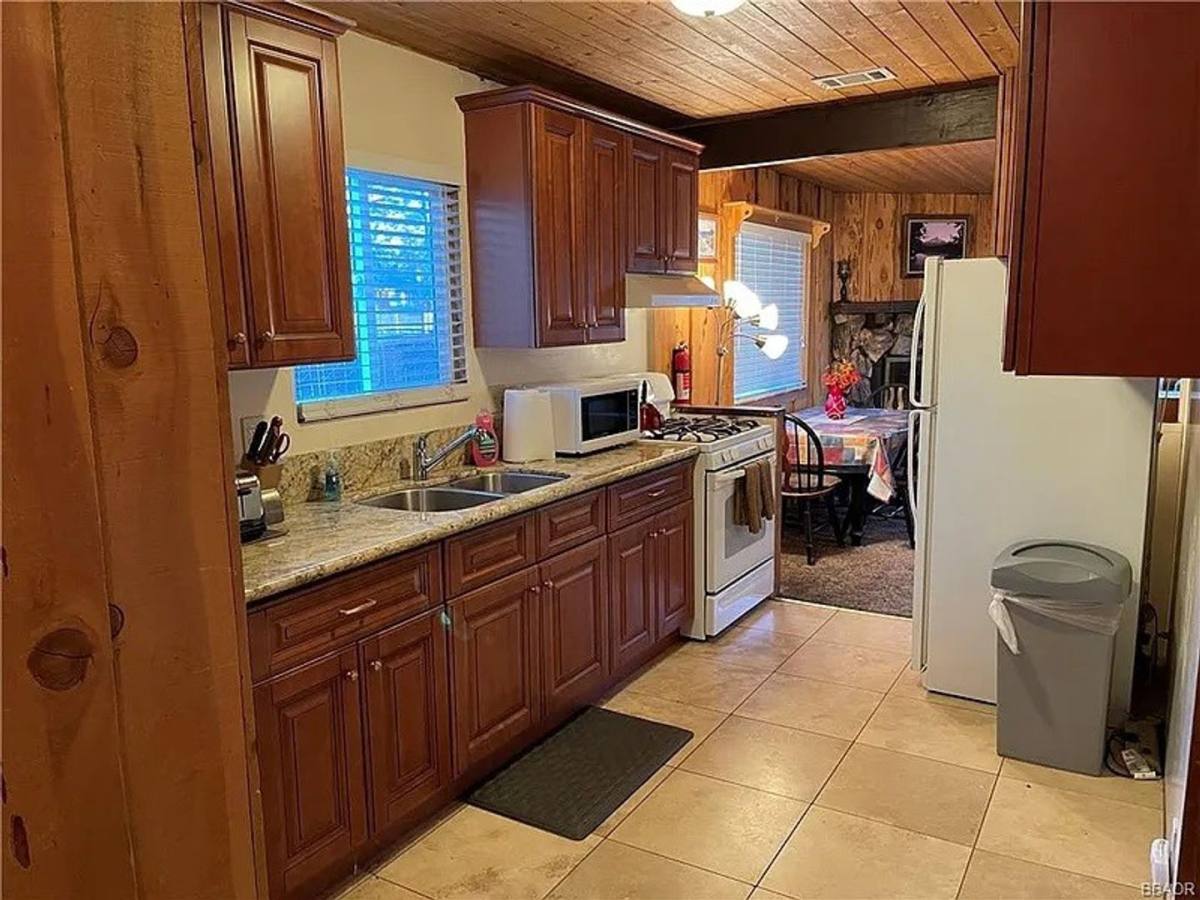 House for rent at 507 Elysian Blvd, Big Bear City, CA 92314