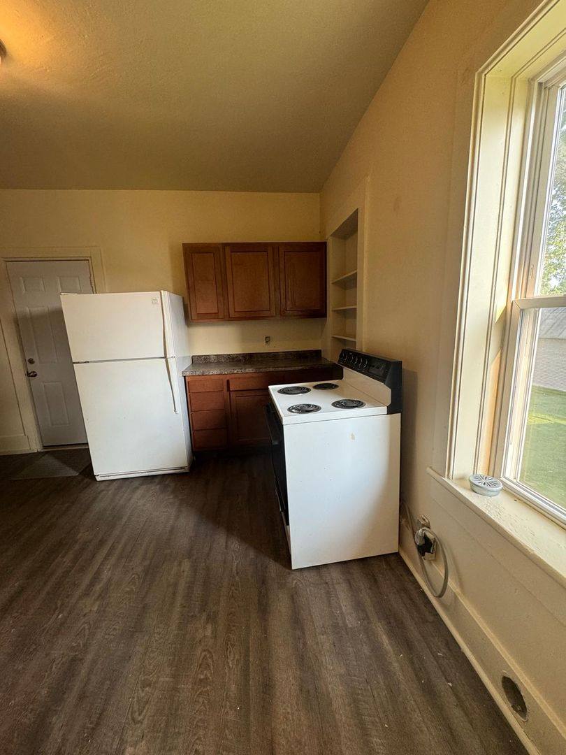 Apartment for rent at 232 N Nash St, Hortonville, WI 54944