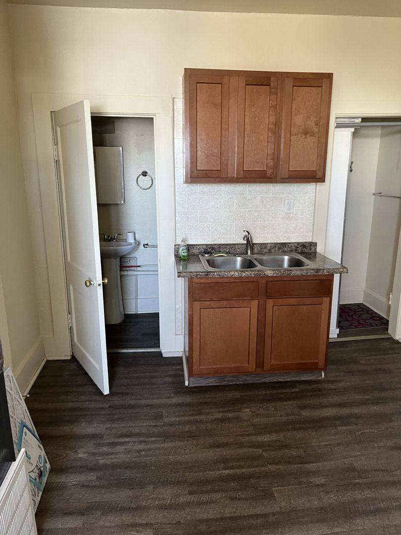 Apartment for rent at 232 N Nash St, Hortonville, WI 54944