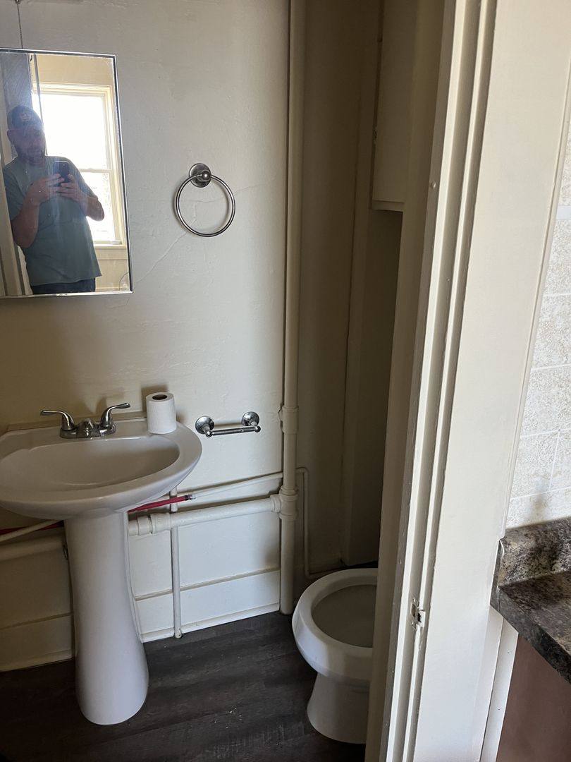 Apartment for rent at 232 N Nash St, Hortonville, WI 54944