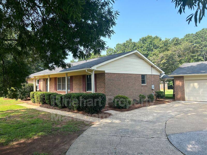 House for rent at 760 Goudlock Rd, Rock Hill, SC 29732