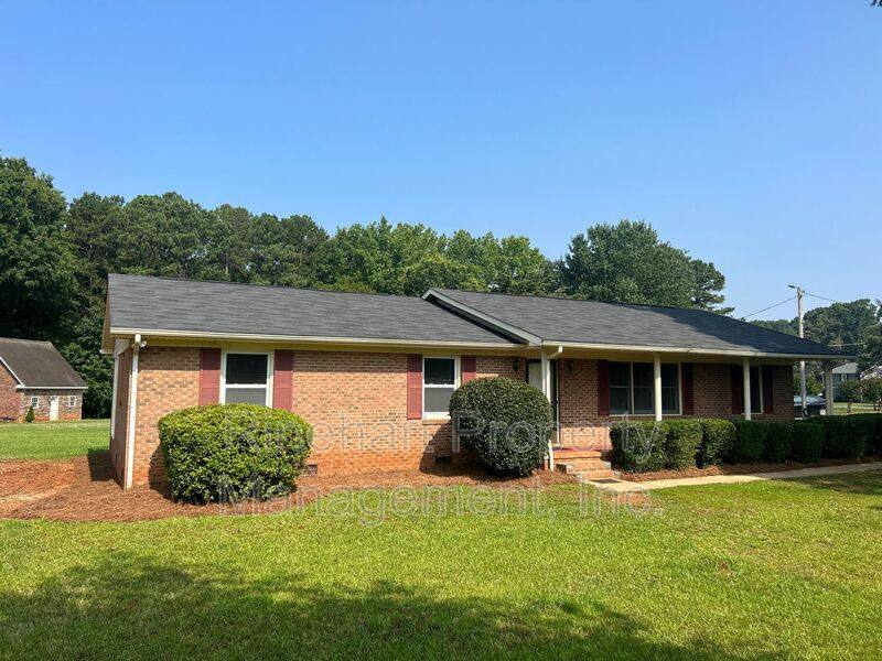 House for rent at 760 Goudlock Rd, Rock Hill, SC 29732
