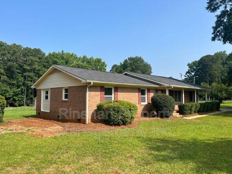House for rent at 760 Goudlock Rd, Rock Hill, SC 29732
