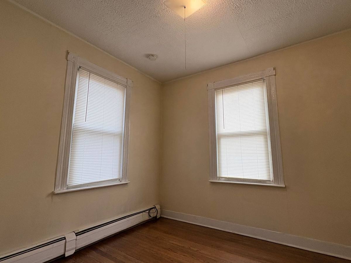 Apartment for rent at 36 Walnut St, Middletown, CT 06457