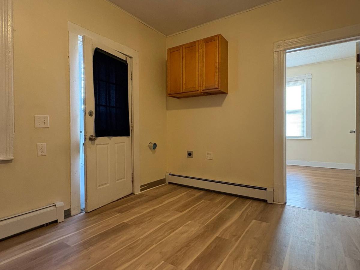 Apartment for rent at 36 Walnut St, Middletown, CT 06457